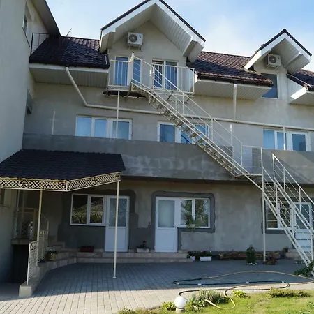 Guest house Appartments Near 7 Km 5001155