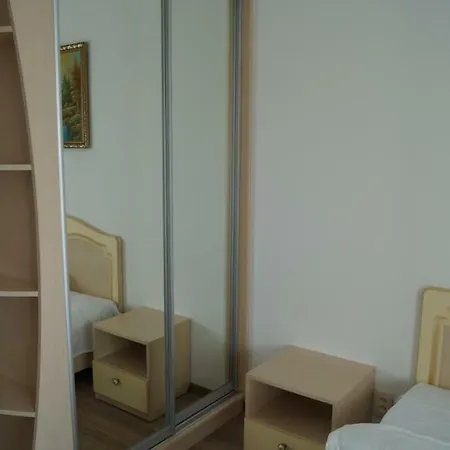 Guest house Appartments Near 7 Km 5001155
